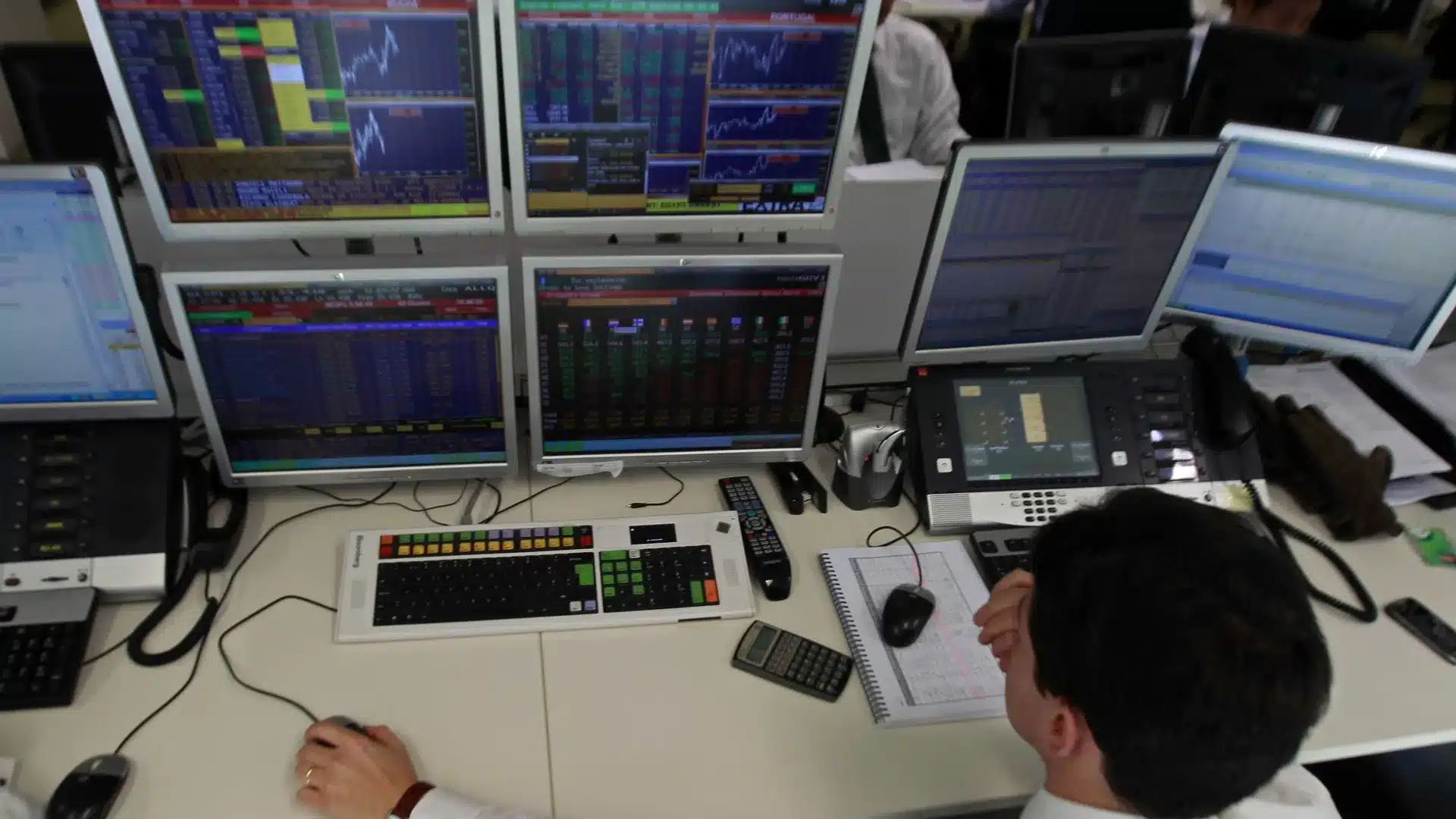 La Bourse de Lisbonne clôture dans le 'rouge' avec BCP en baisse de plus de 2 %.