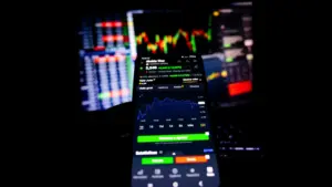 La Bourse de Lisbonne clôture en hausse de plus de 1% impulsée par l'énergie.