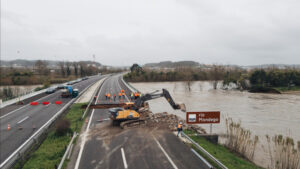 La calamité est terminée, mais le pays souffre toujours. Les appels à prolonger se succèdent.