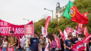 La CGTP attend "des milliers de personnes" dans les rues samedi contre le paquet de réformes du travail.