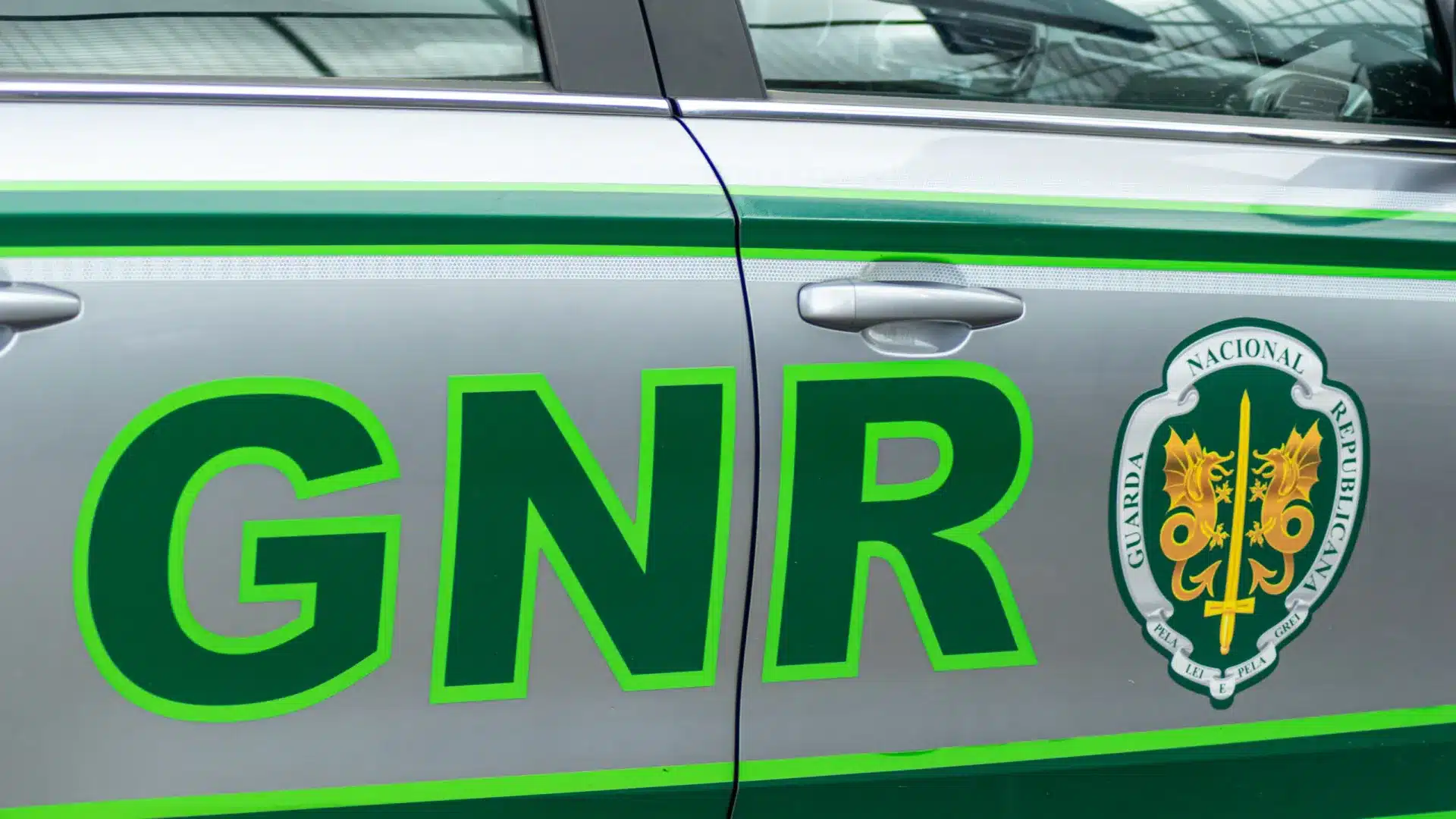 La GNR saisit à Montijo plus de 2 100 bouteilles de "gaz hilarant".