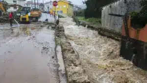 La mairie de Coimbra va évacuer environ 3 000 personnes en raison du risque d'inondation.