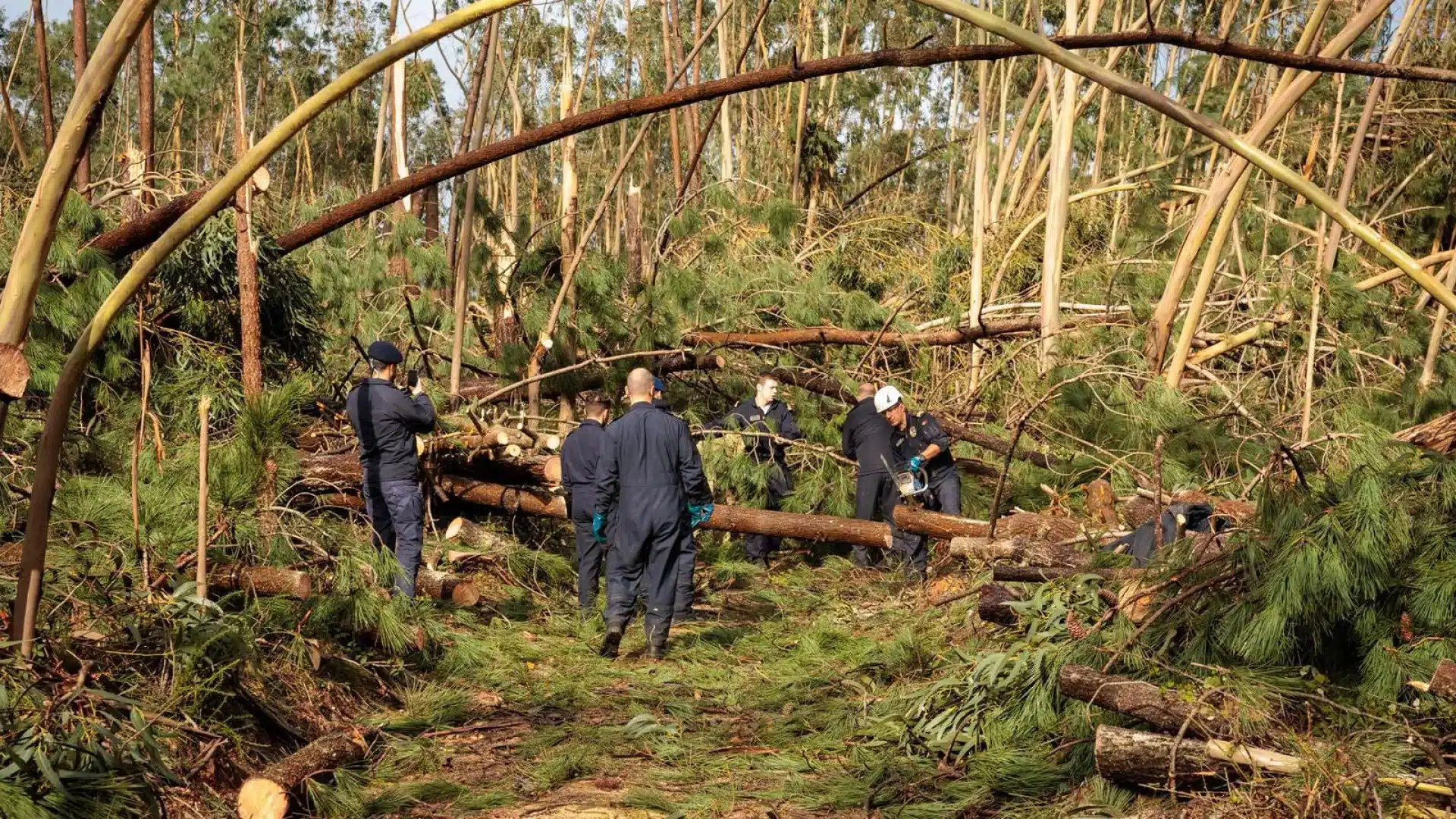 La Marine a aidé 92 personnes avec des réparations de logements.
