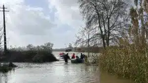 La Marine et l'Autorité maritime ont aidé plus de 3 000 personnes.