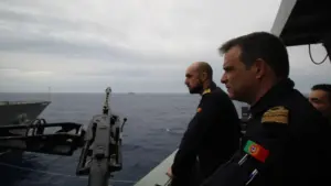 La marine surveille un navire russe qui navigue depuis 3 jours le long de la côte portugaise.
