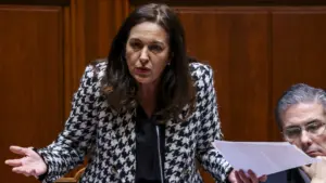 La ministre garantit la constitutionnalité de la réforme de la justice.