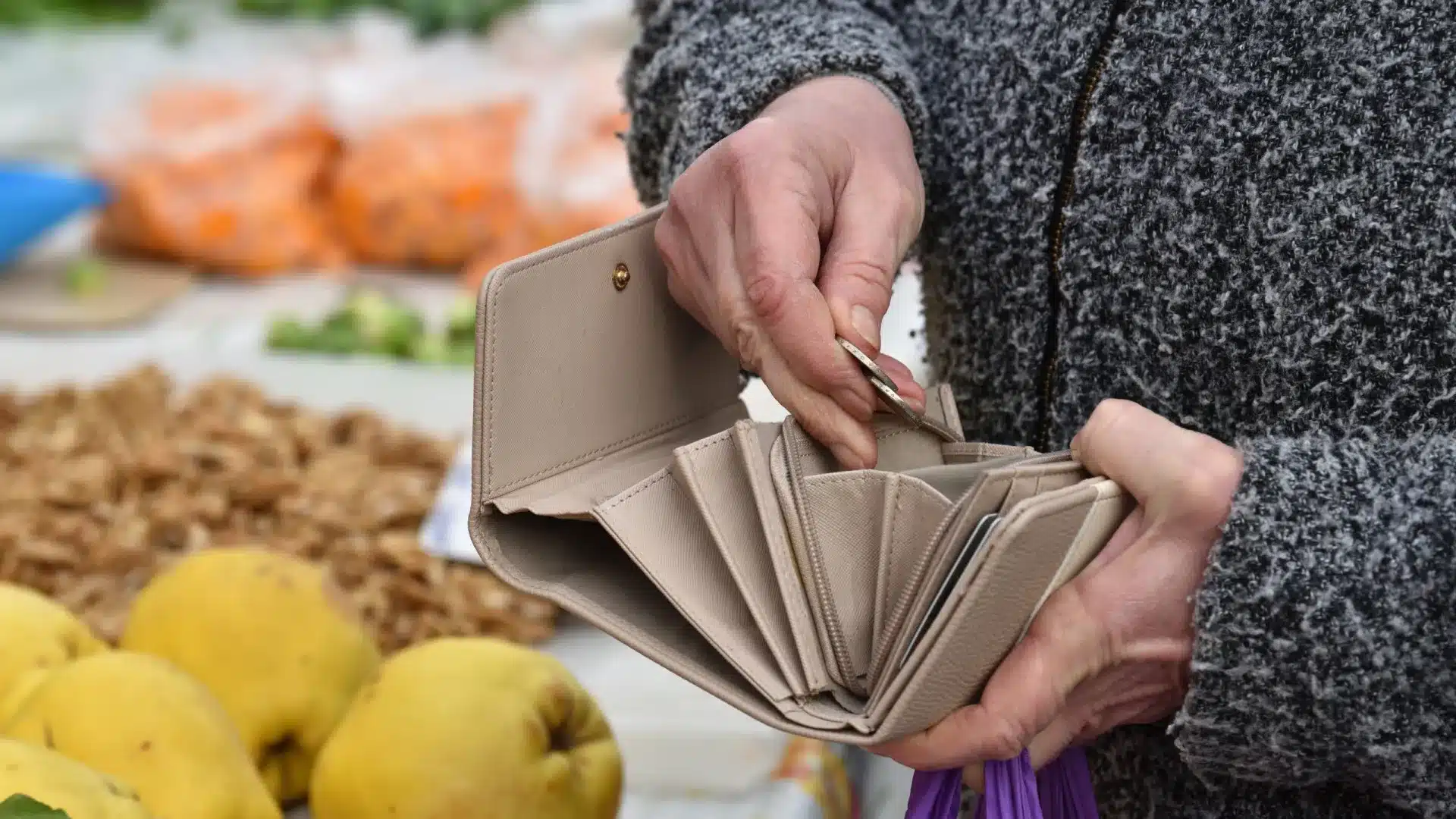 La pauvreté reflète des inégalités et des asymétries pluridimensionnelles.