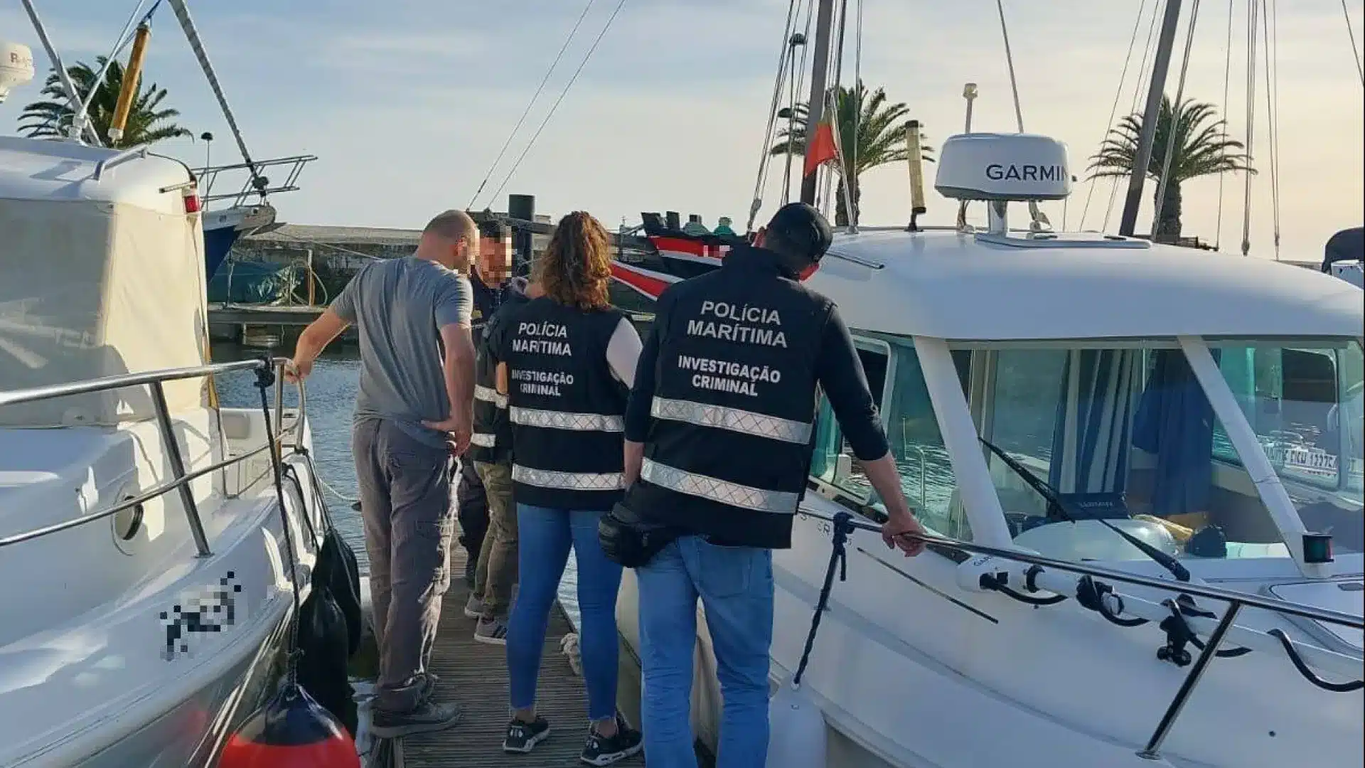 La Police Maritime saisit sept embarcations dans les marinas de Setúbal.