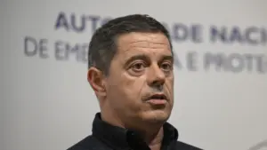 La Protection Civile avertit des risques de glissements de terrain.