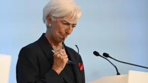 Le conseil a pris la décision unanime de maintenir les taux à ce niveau.