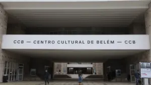 Le gouvernement accorde 500 000 euros au CCB et régularise la collection Ellipse.