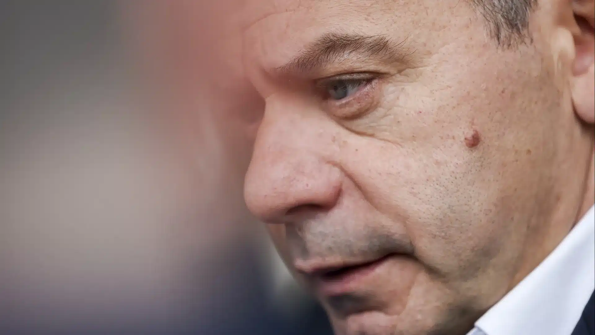 Le gouvernement admet libérer des travailleurs des chantiers pour des interventions urgentes.