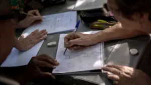 Le gouvernement va réviser le statut de l'enseignement du portugais à l'étranger.