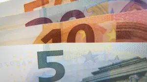 Le gouvernement veut des délais de paiement "plus courts" dans l'État.