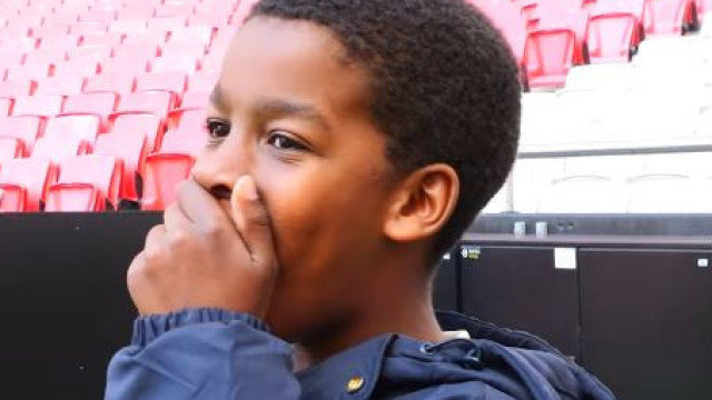 Rodrigo, que salvou mãe aos 9 anos, visitou o Estádio da Luz: