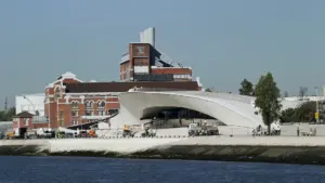 Le MAAT a fermé sa galerie pour travaux en raison du mauvais temps et reporte l'exposition.