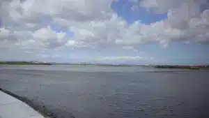 Le Médio Tejo maintient une "double alerte" après Kristin et se prépare au risque d'inondations.