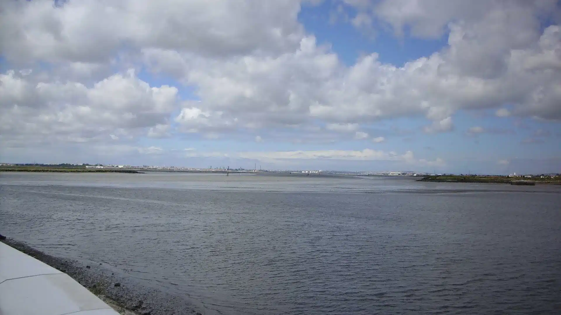 Le Médio Tejo maintient une "double alerte" après Kristin et se prépare au risque d'inondations.