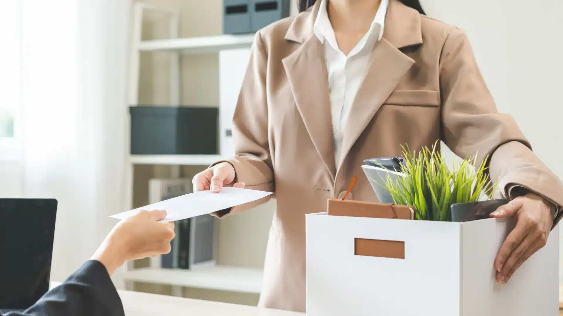 Le poids des femmes dans le total des chômeurs augmente à 53,5 % en 2025.