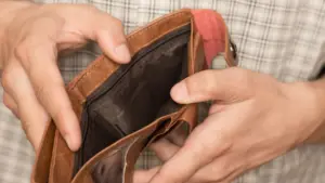 Le programme Vale Eficiência laisse 28 000 familles vulnérables sans soutien.