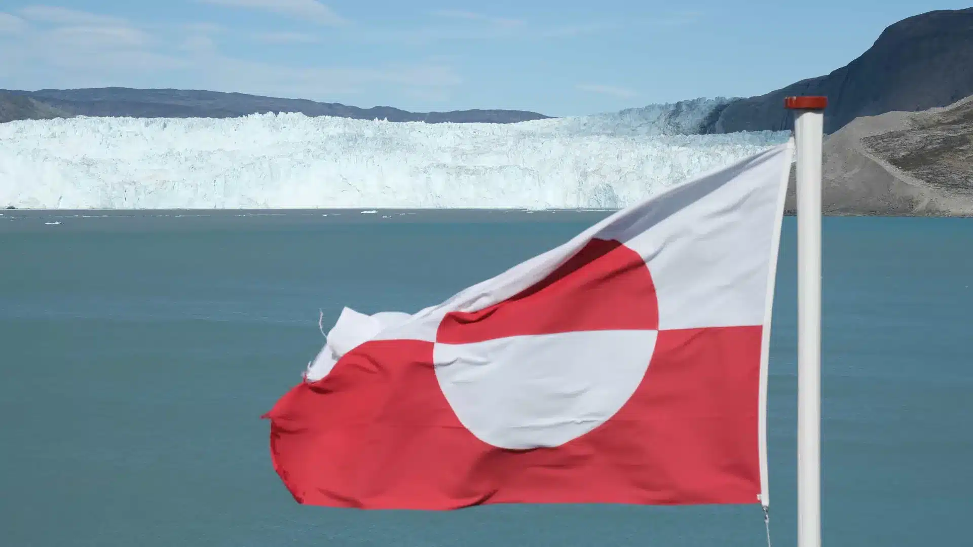 Le rappeur KimOjax veut inspirer l'unité des Inuits : "Nous ne sommes pas à vendre"