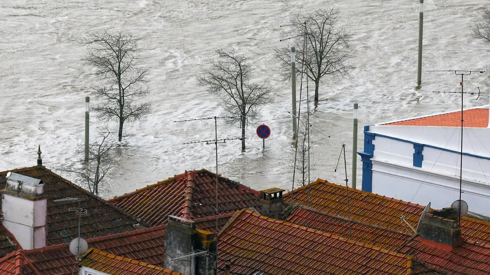 Le retour de l'eau dans le fleuve donne de "l'espoir" à Alcácer do Sal.