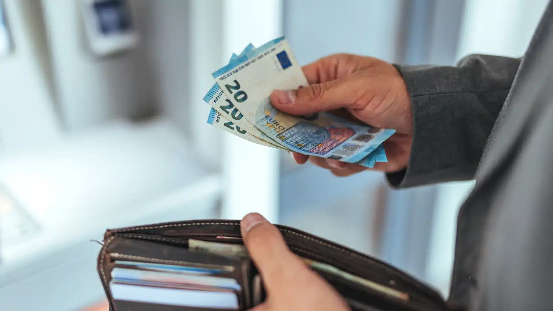 Le RSI augmente de 5,33 euros cette année : Après tout, qui a droit au RSI ?