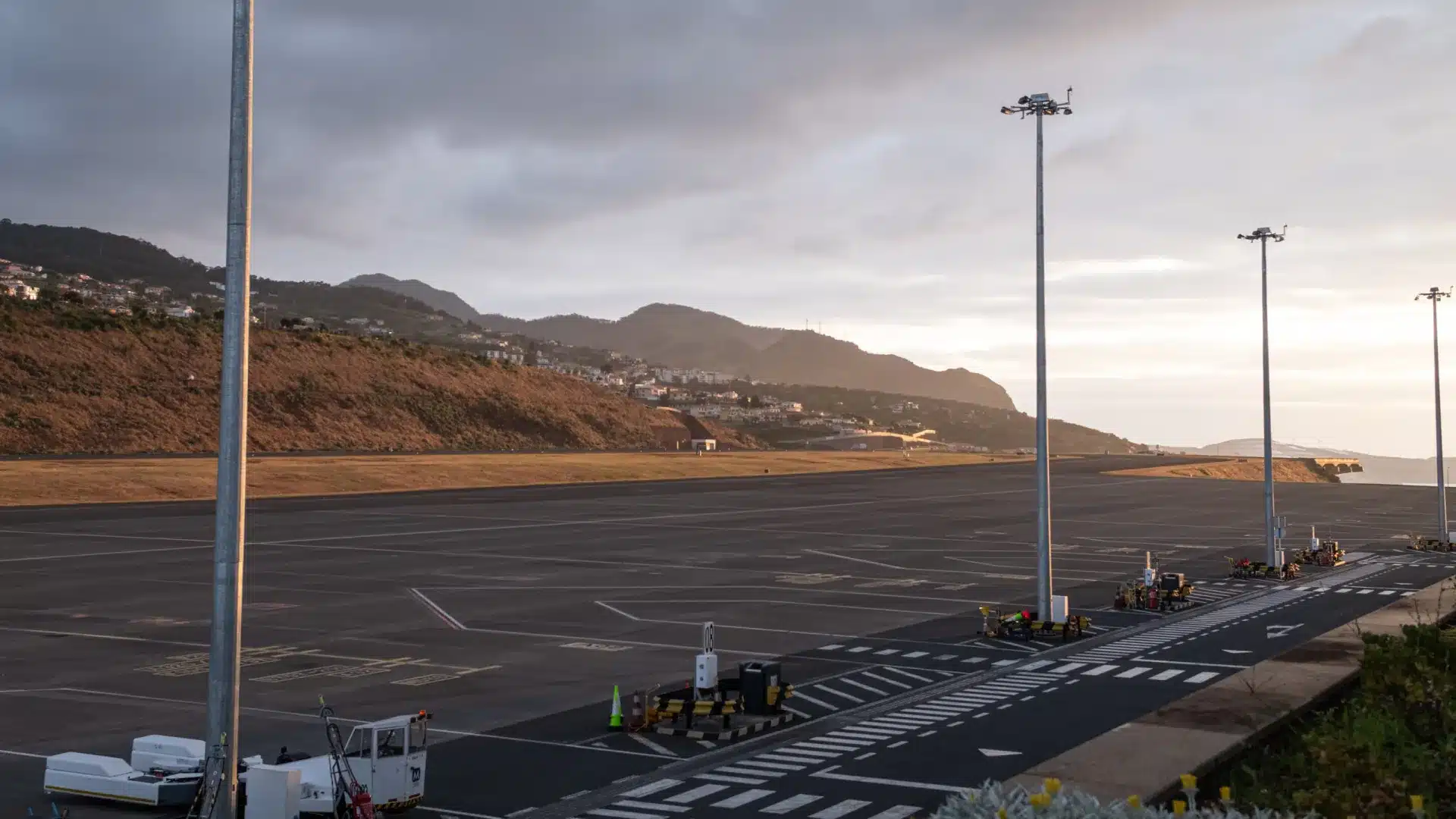 Le vent fort a déjà affecté aujourd'hui plus de 20 vols à l'aéroport de Madère.