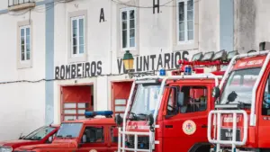 L'École nationale des pompiers commence la formation de la population avec 18 prêtres.