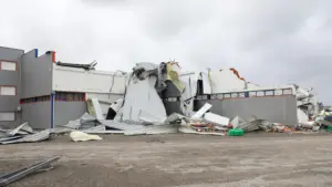 Les entreprises de construction vont concentrer les travailleurs dans les zones touchées.