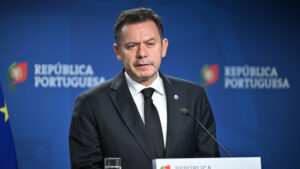 Les images après la rupture d'une digue sur la rive droite du Mondego à Coimbra