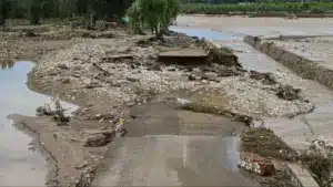 Les inondations ne sont graves que parce qu'on construit dans des zones à risque, avertit un spécialiste.