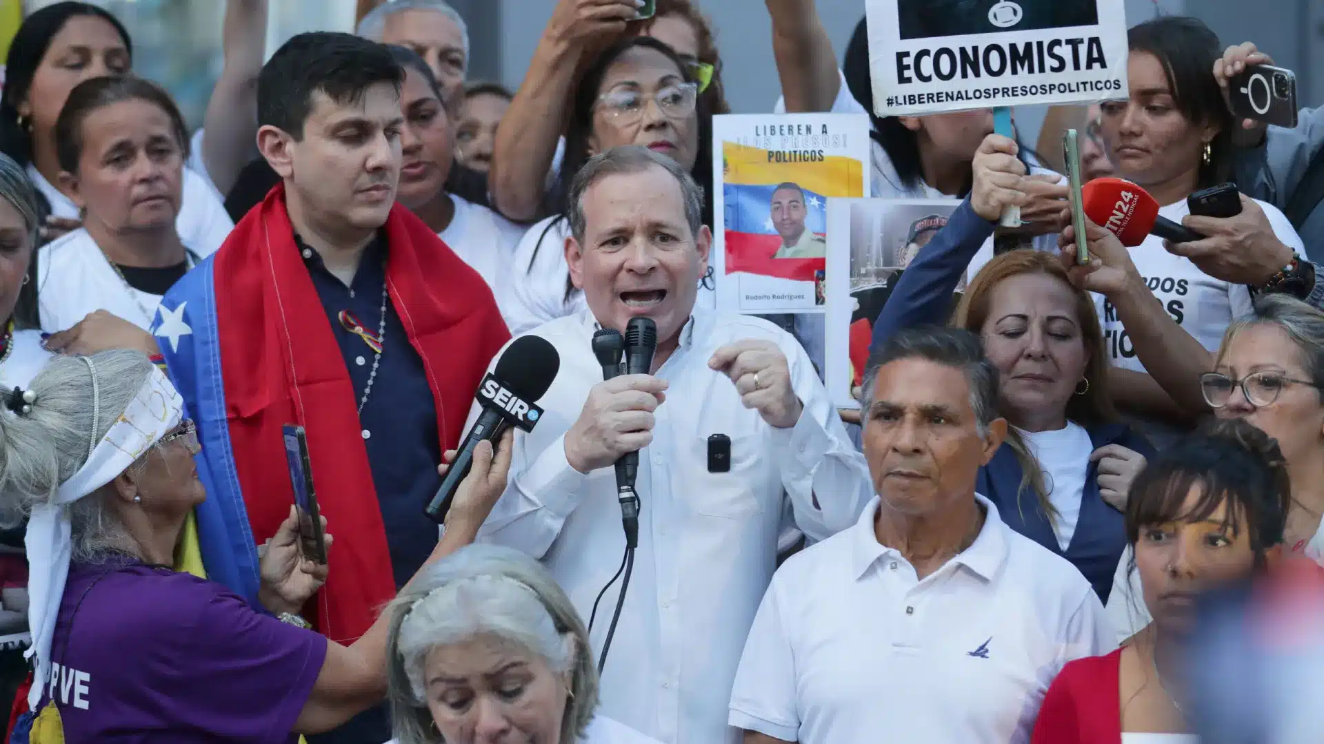 L'opposition dénonce l'enlèvement de l'un des dirigeants tout juste libéré.