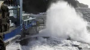 Madère. La capitainerie de Funchal émet de nouveau un avertissement de mauvais temps pour la mer.