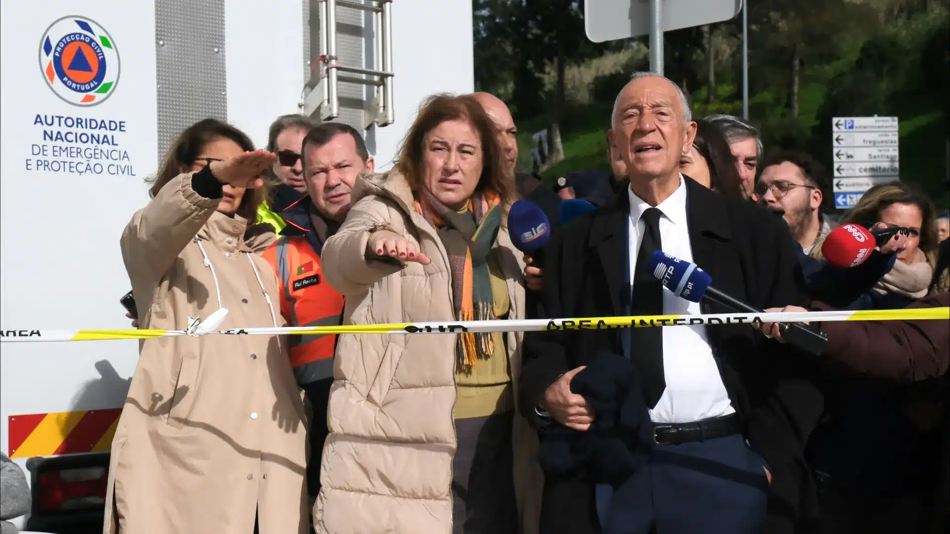 Marcelo promulgue un diplôme créant des soutiens sociaux et un 'chômage partiel' simplifié.