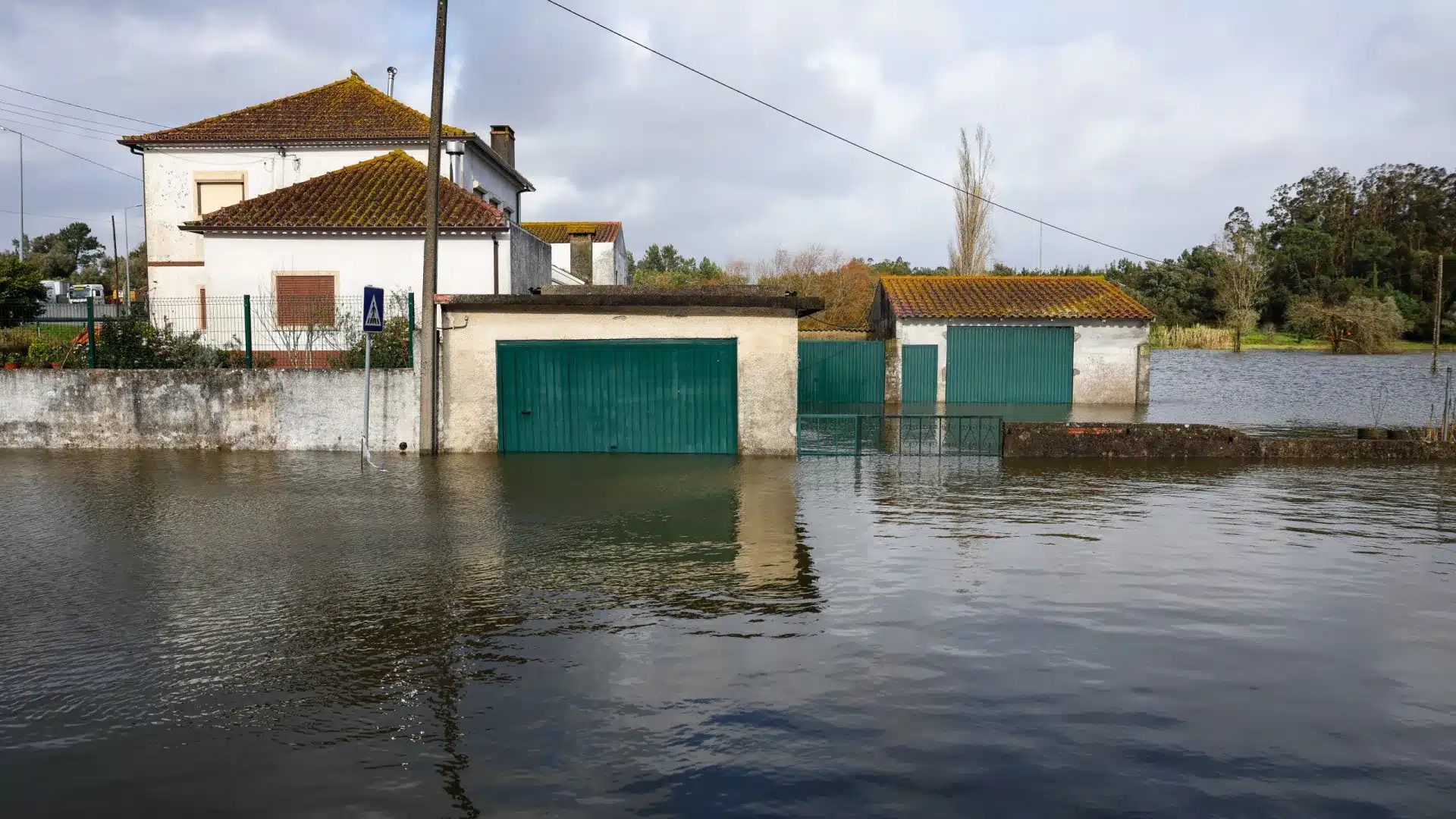 Mauvais temps. Environ 1 200 personnes déplacées dans plusieurs régions du pays