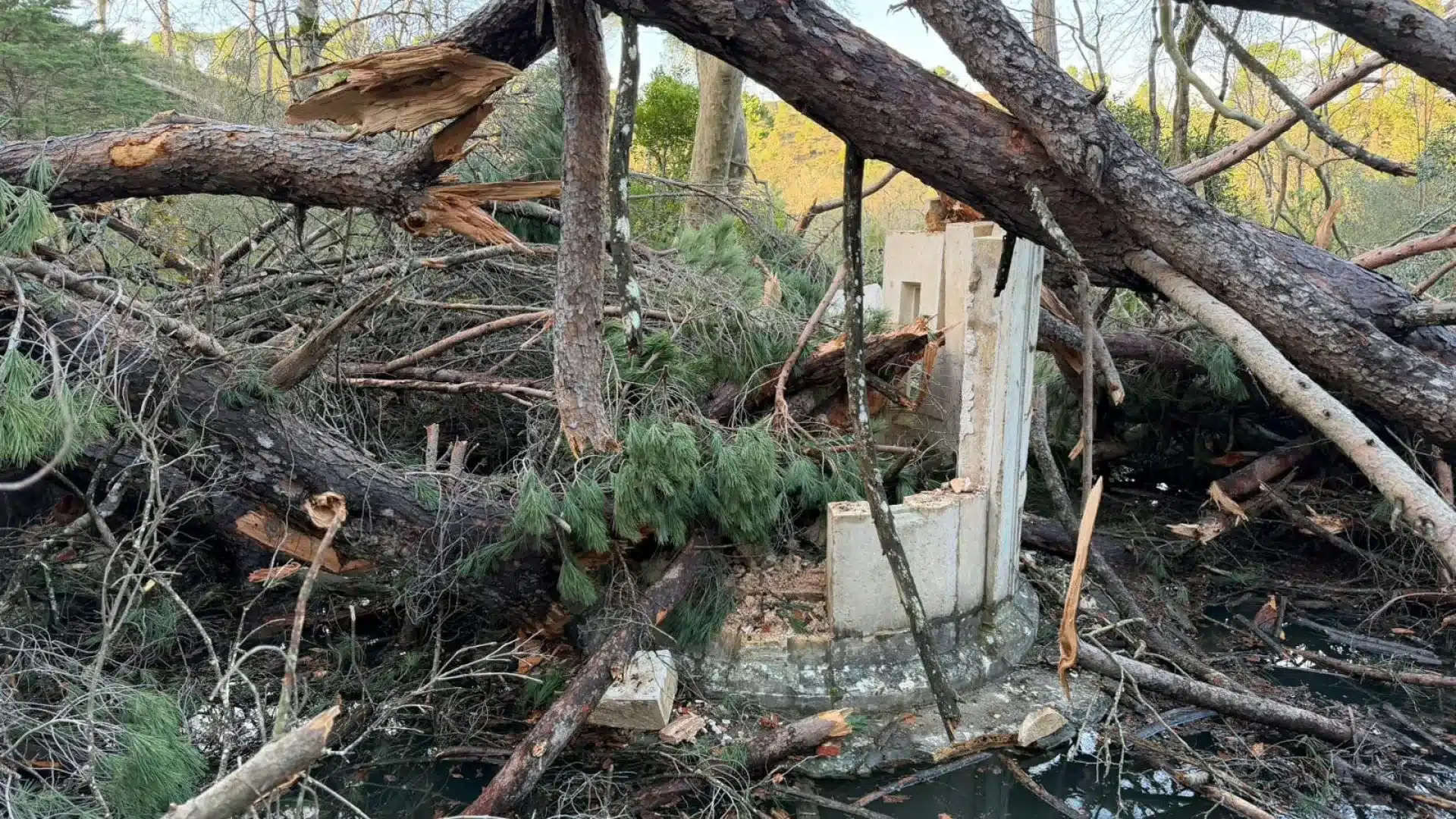Monument de la Renaissance détruit près du Couvent du Christ à Tomar.