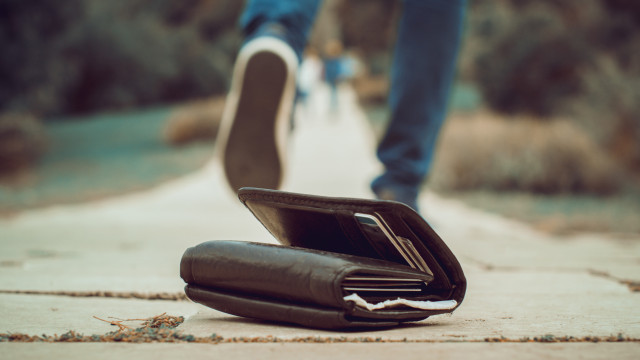 Si vous avez perdu votre portefeuille (avec les documents), il y a un service que vous devez connaître