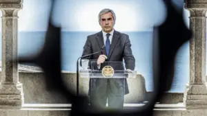 Nuno Melo accuse Ventura d'avoir été "indigne" avec les Forces Armées.