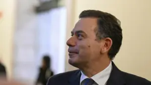 Passos ? Montenegro "ne nourrit pas le scénario, aussi pittoresque soit-il"