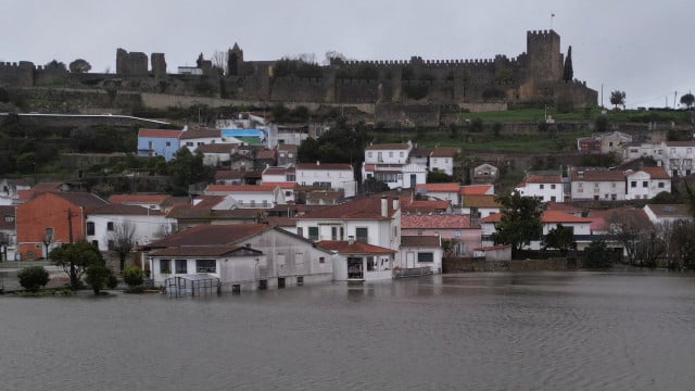 Pluie (continue) sans répit. Quel temps fera-t-il demain ?