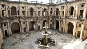 Plus de 120 musées et monuments ont subi des dommages causés par les tempêtes.