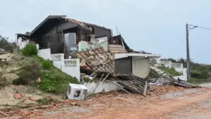 Plusieurs districts avec des avertissements en raison de la pluie, du vent, de la neige et de la houle.