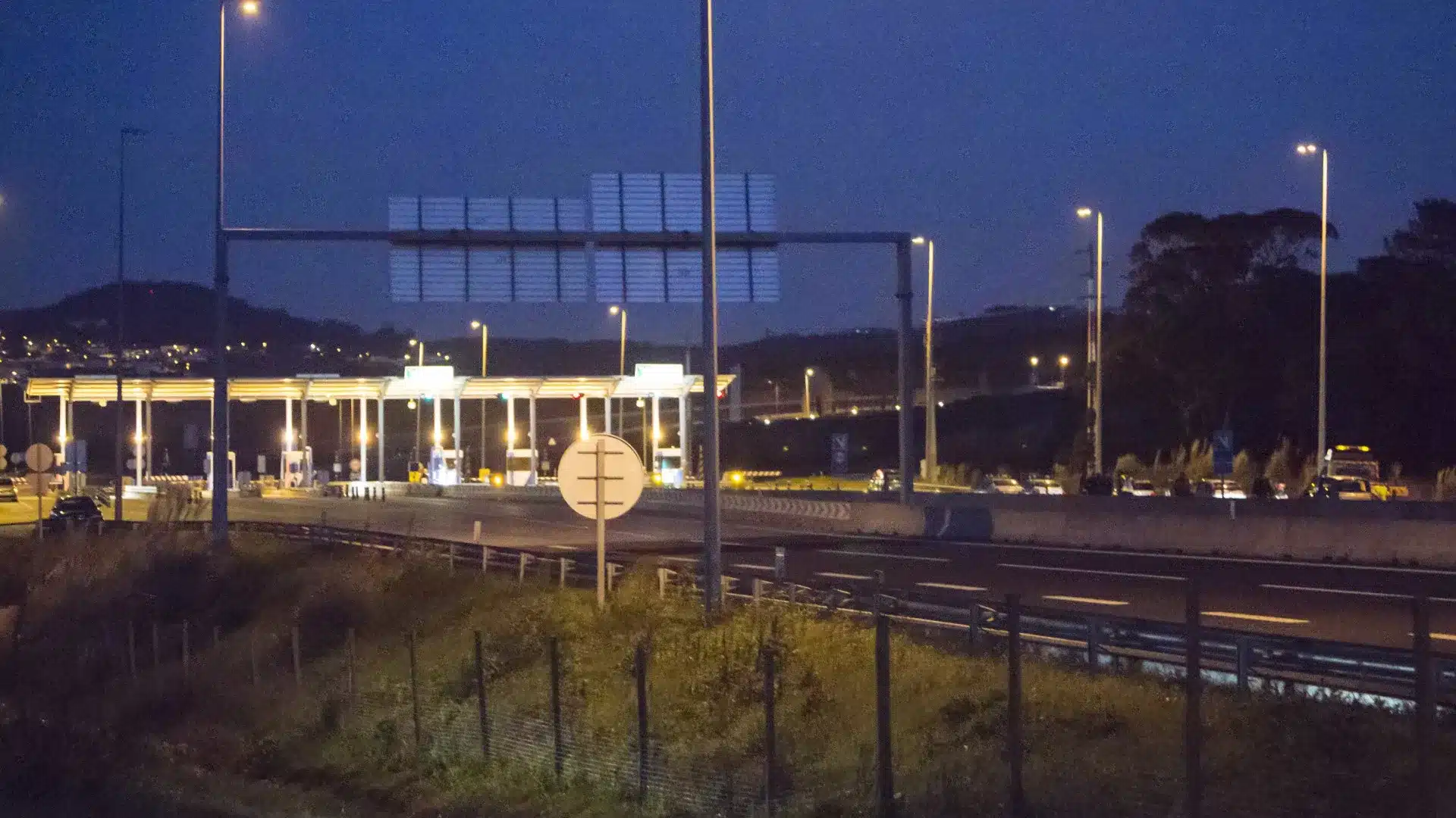 Publication au DO clarification concernant les véhicules exonérés de péages sur plusieurs voies