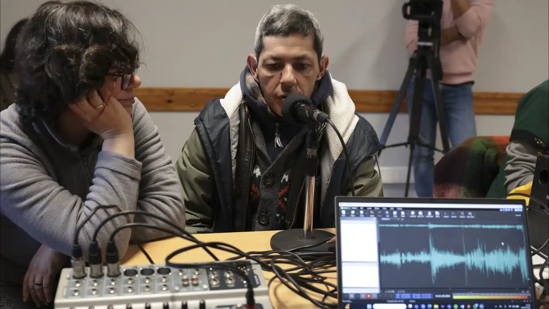 Rádio Aurora est un micro ouvert à ceux qui vivent avec le stigmate de la santé mentale.