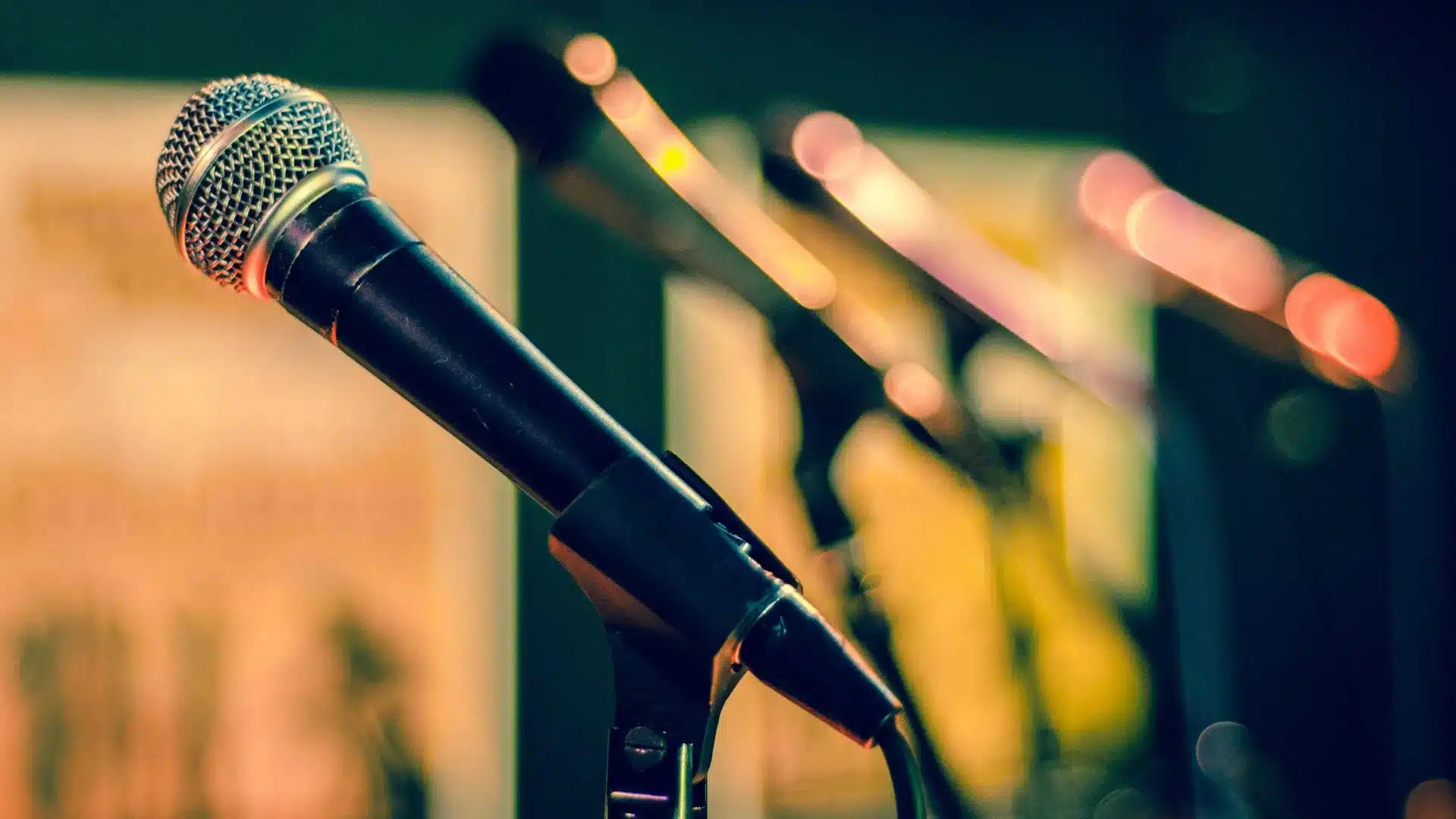 Rádio Macau se réunissent pour des concerts aux Colisées de Lisbonne et de Porto.