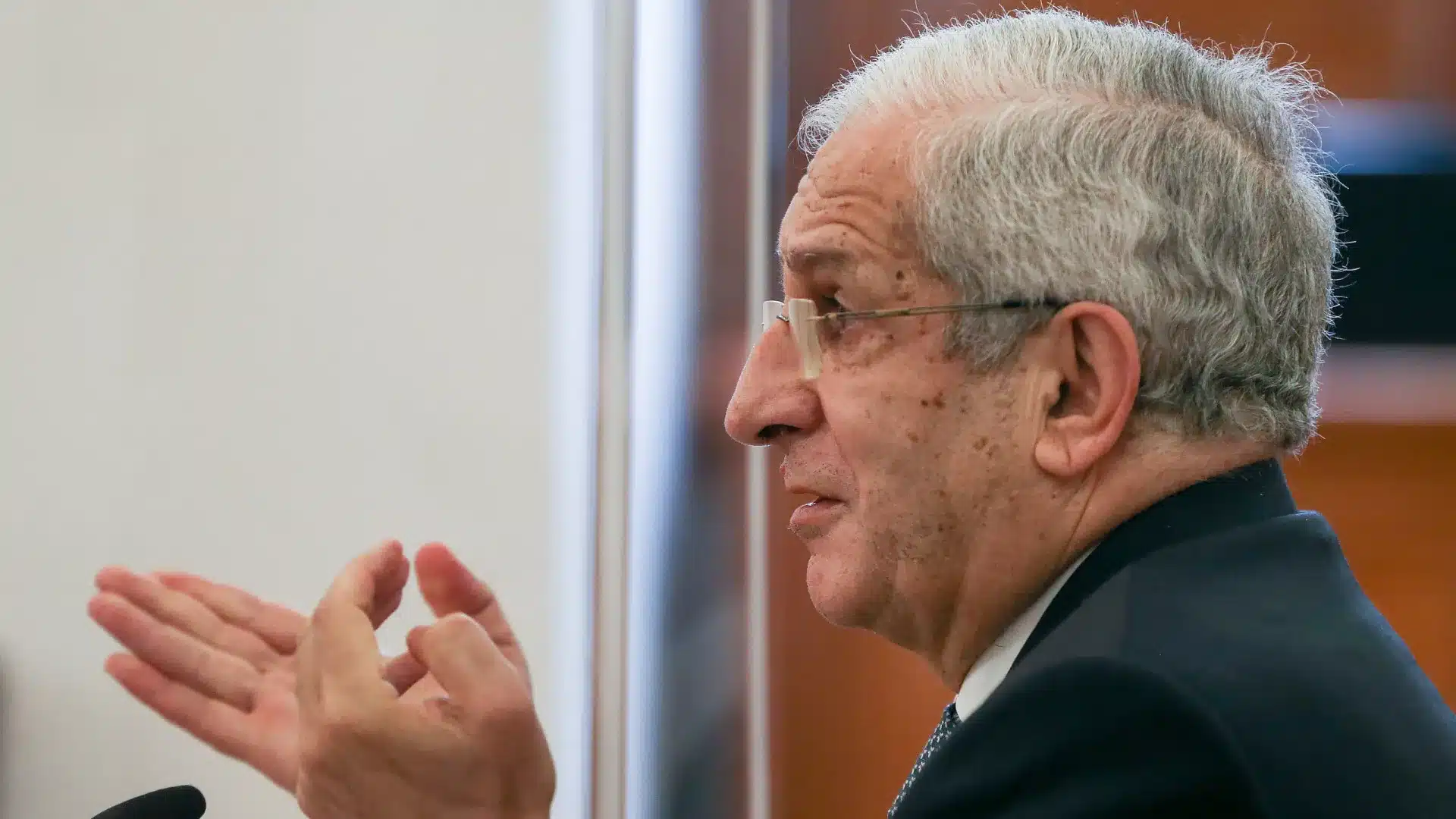 Régions ? "La constitution est ignorée depuis 50 ans", déclare un ancien ministre.