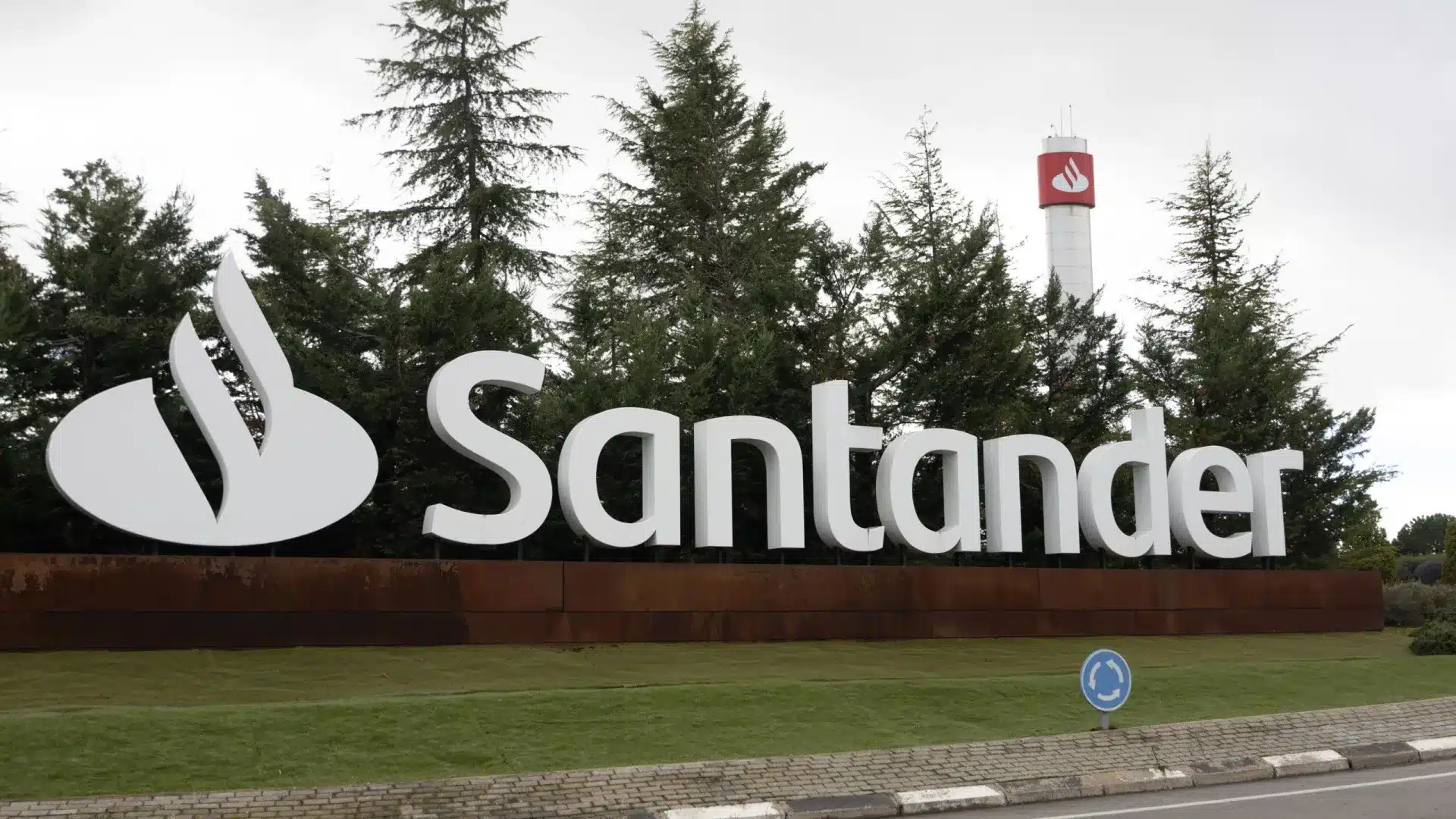 Santander prévoit de doubler le dividende et de dépasser 20 milliards en 2028.