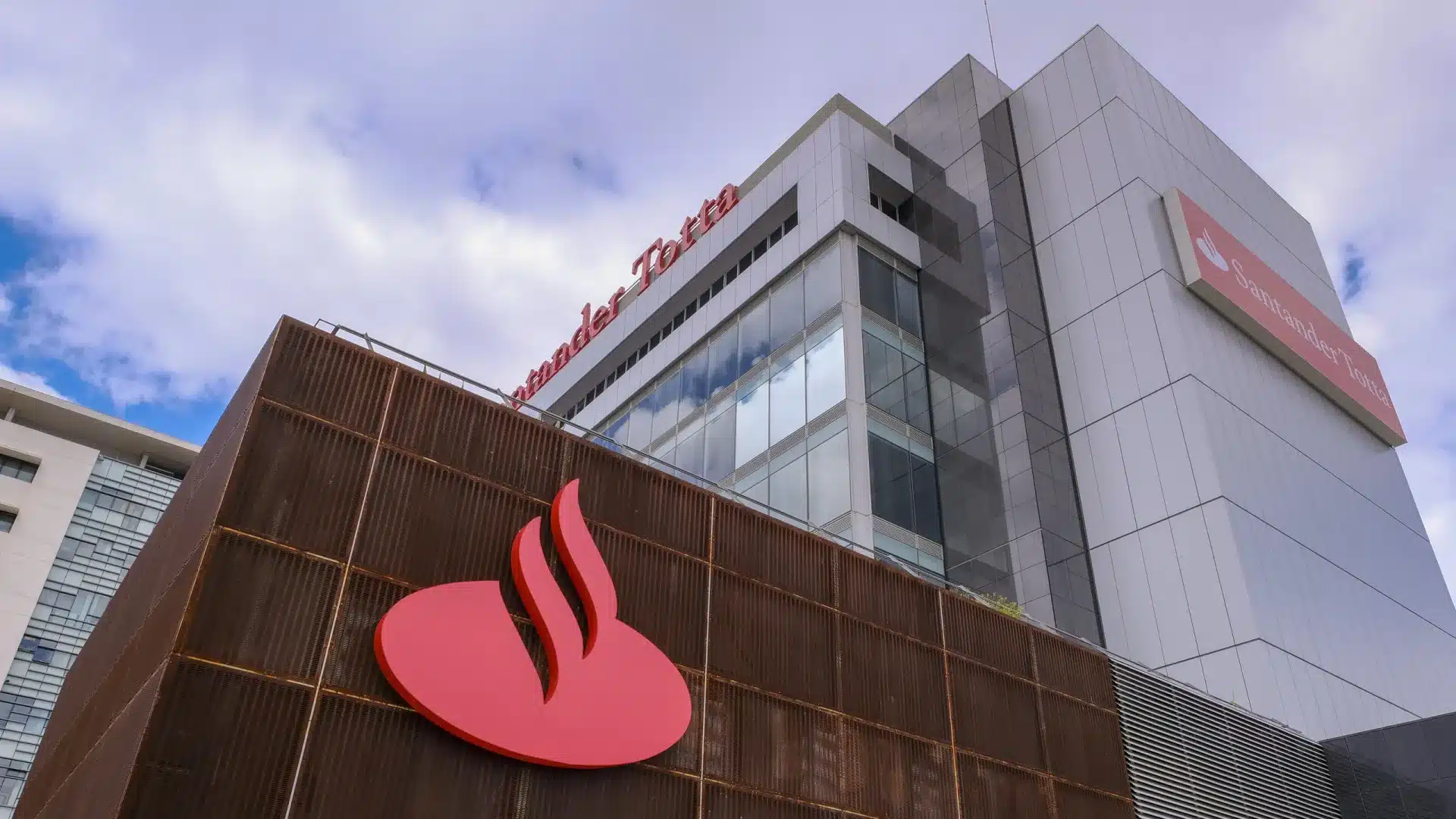 Santander Totta réduit 50 agences en 2025