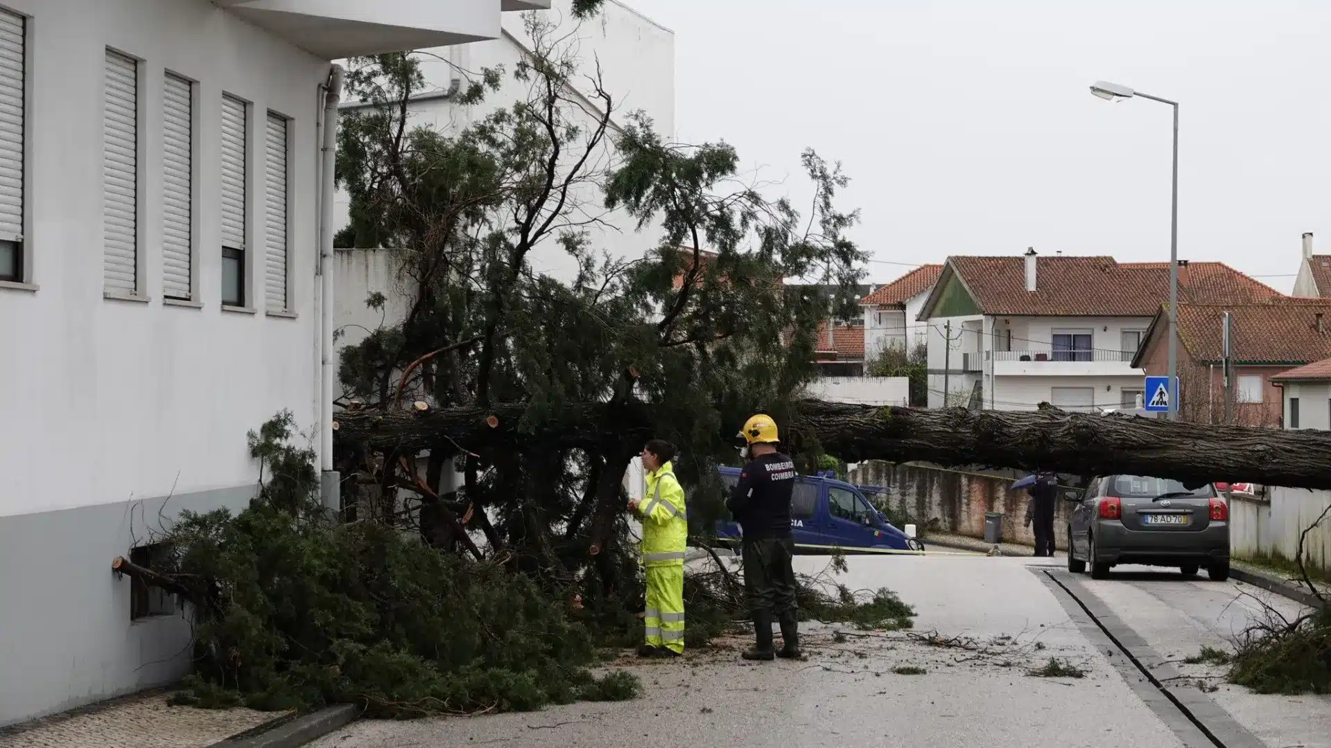 Soutien de 10 000 euros pour la reconstruction de maisons avec 34 000 candidatures.